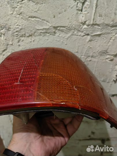 Продам б/у задний правый фонарь на Audi 80