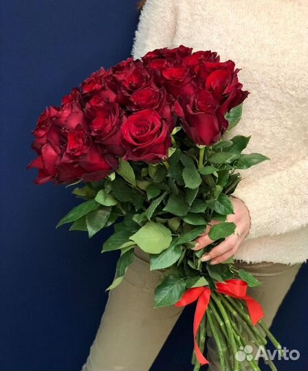Букет из 25 красных роз Эквадор 70 см