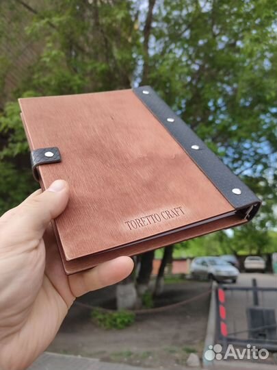 Именной ежедневник есть каталоги для неё,для него