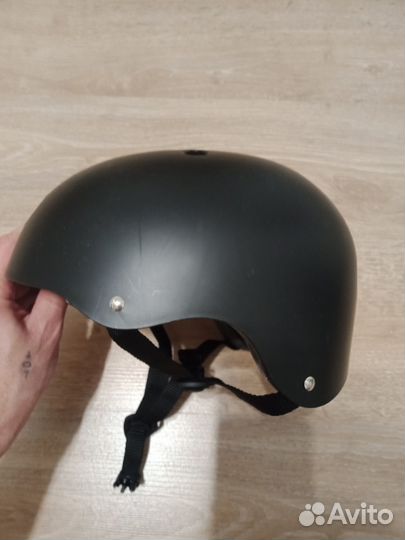 Шлем защитный для роликов