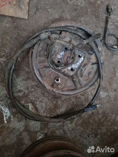 Ступица задняя левая Renault Sandero 2011