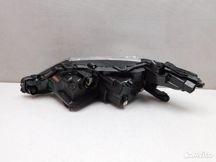 Фара правая Toyota Camry