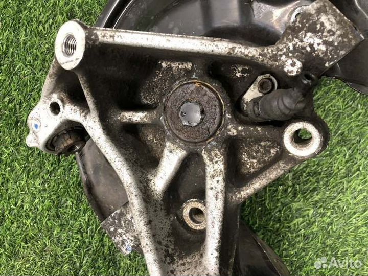 Кулак поворотный задний правый Volkswagen Passat