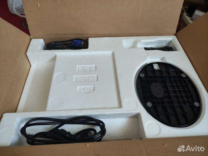 Монитор Samsung B2030N