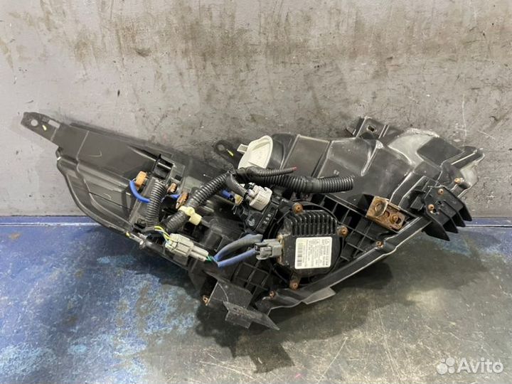 Фара ксенон левая Nissan Teana J32