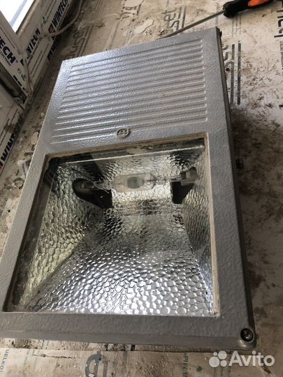 Светильник металлогалогенный