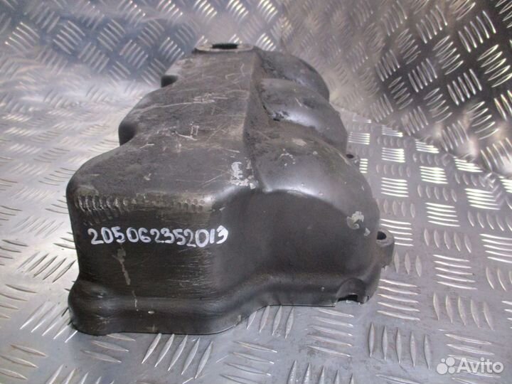 Клапанная крышка renault 5010284391