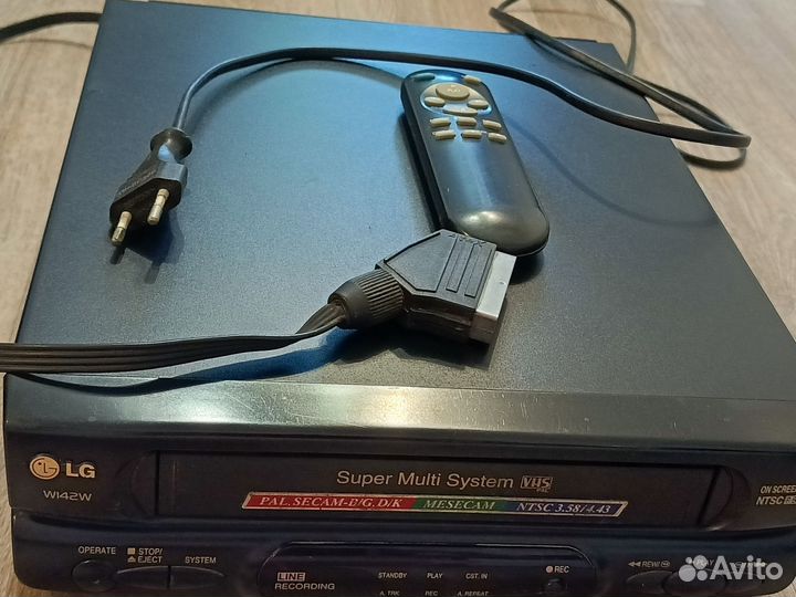 Видеомагнитофон LG
