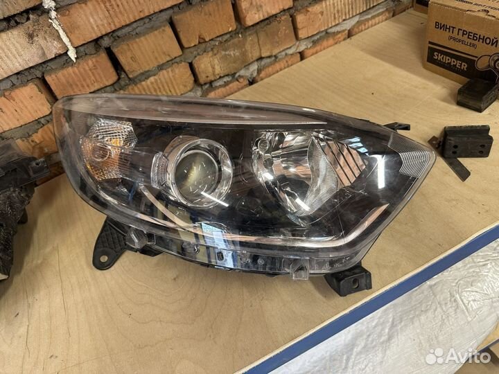 Фара правая renault kaptur без дефектов