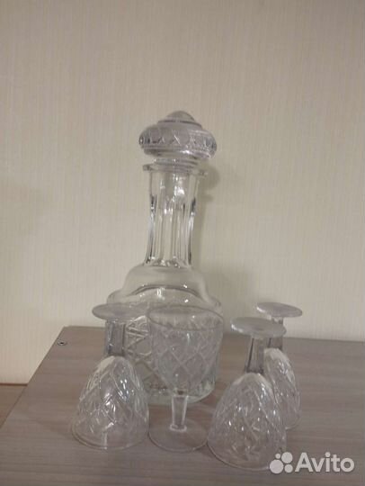 Графин с рюмочками на ножке 8 шт