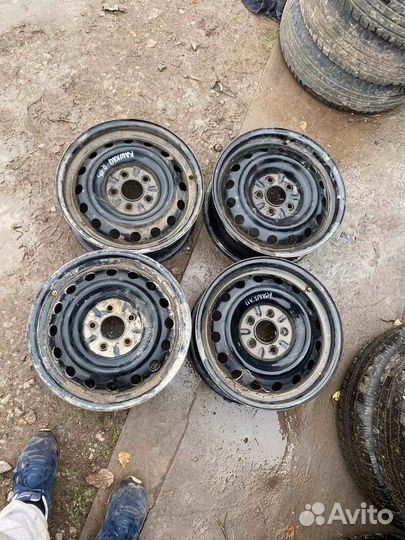 Комплект штампованных дисков Nissan Qashqai R16