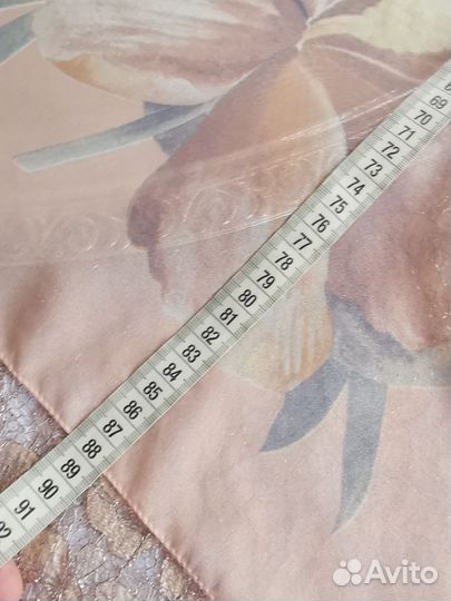 Тонкий нежный винтажный платок с дефектами