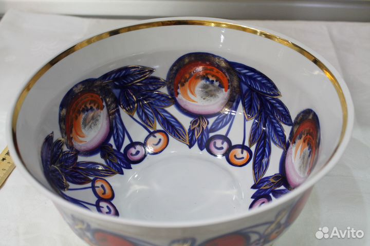 Фарфоровое блюдо Вишня Трегубова Коростень