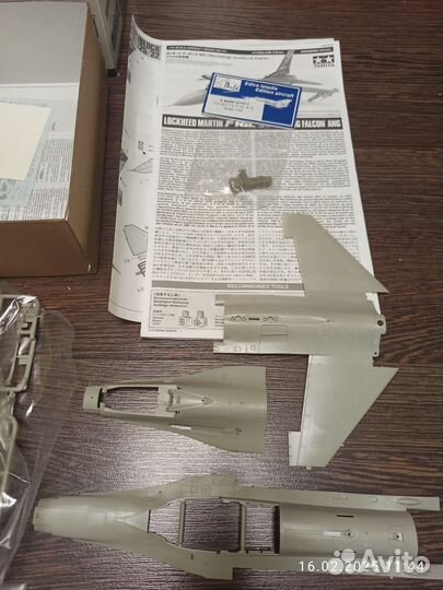 Модель самолета f 16 c fighting falcon 1/48