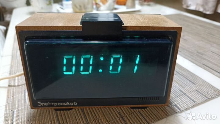 Часы электронные Роману