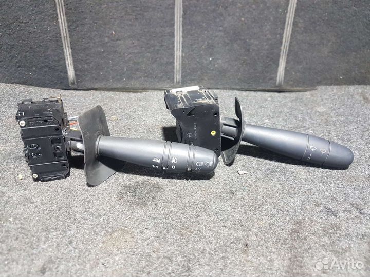 Подрулевой переключатель Renault Logan 1