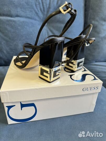 Босоножки guess