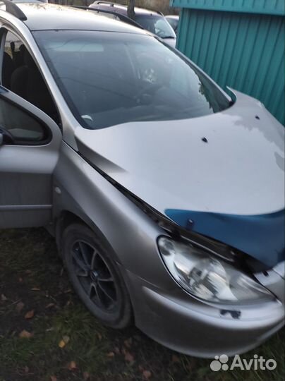 Peugeot 307 2.0 МТ, 2004, битый, 311 111 км