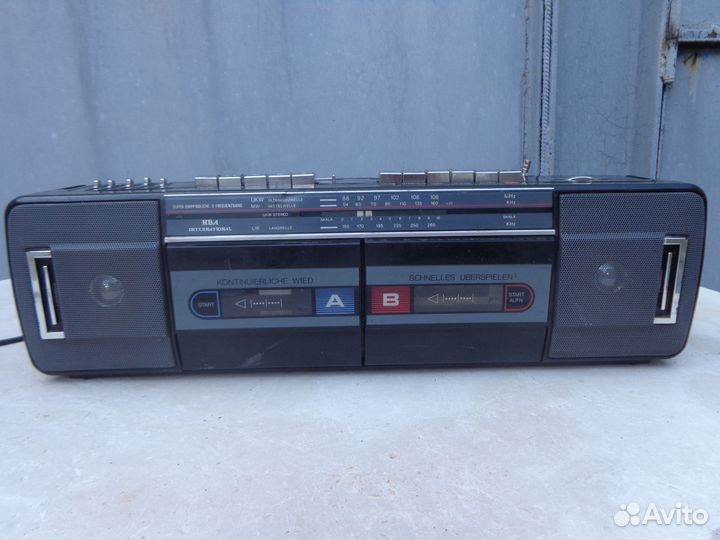 Магнитофон HBA International