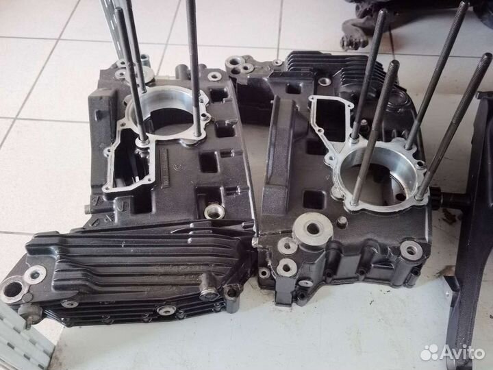 Половины картера на bmw r 1100 gs 97
