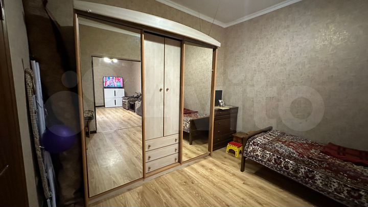 4-к. квартира, 94 м², 1/2 эт.