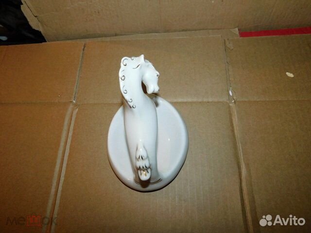 Фарфоровая вазочка-лошадка СССР дхз Вербилки.,1961