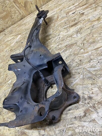 Рычаг задний левый Volvo V40