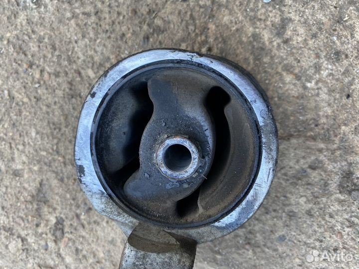 Подушка опора двигателя Hyundai accent