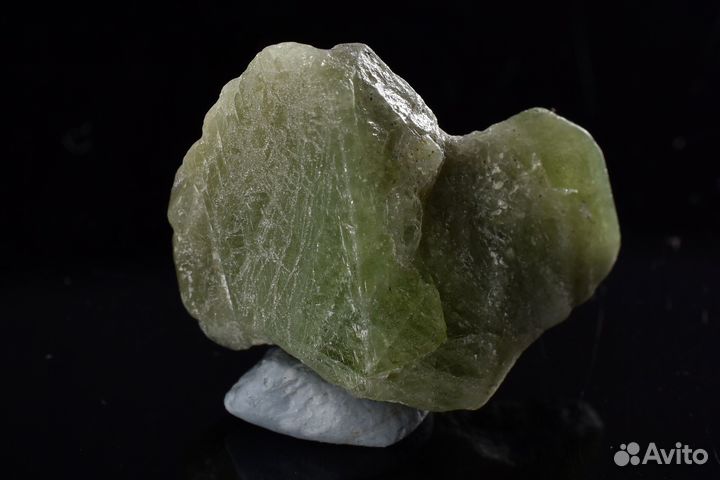 Кристалл. Перидот (хризолит). Лот №948