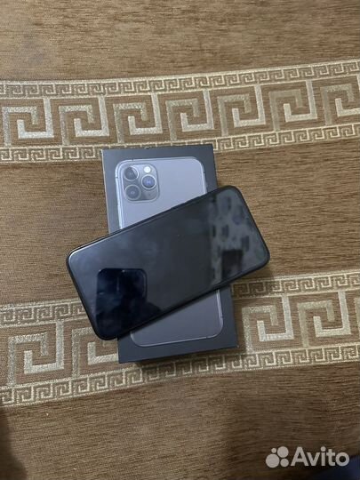 Телефон iPhone 11 про