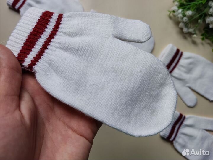 Новые варежки белые для фотосессии 3 пары