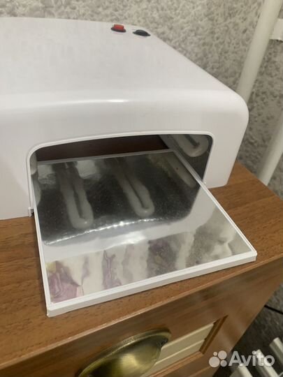 Ультрафиолетовая лампа для маникюра