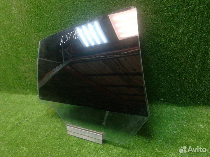 Стекло двери заднее правое Opel Astra H 2004-2011