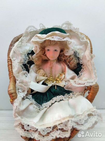 Кукла фарфоровая Италия