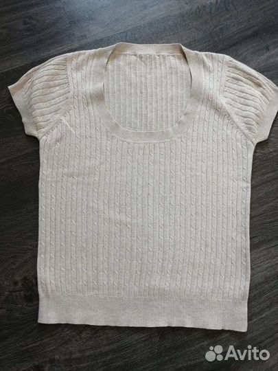 Трикотажная женская кофточка