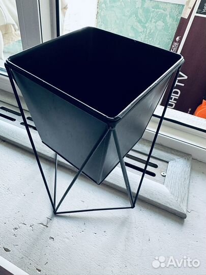 Кашпо для цветов декоративное