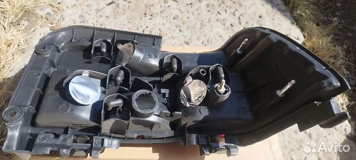 Фонарь задний левый Toyota Corolla ae100