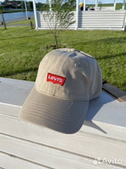 Кепка / Бейсболка levis бежевая