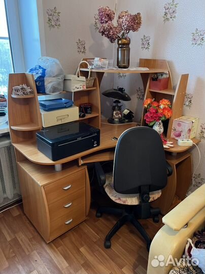 Компьютерный стол