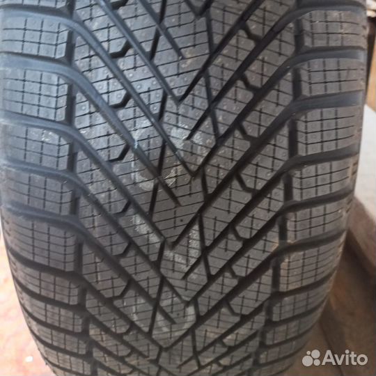 Pirelli Cinturato Winter 2 215/50 R17 95V