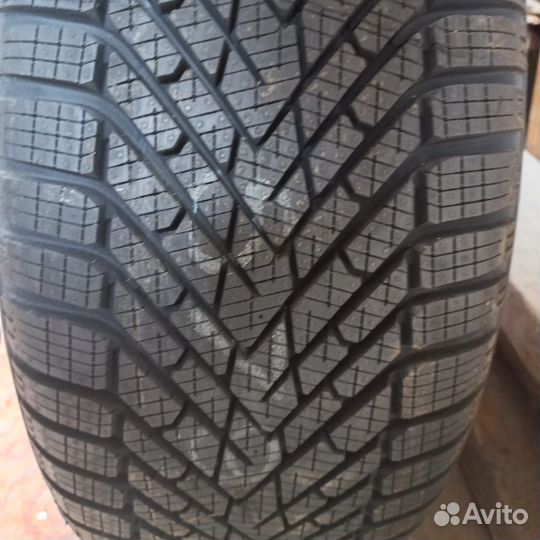 Pirelli Cinturato Winter 2 215/50 R17 95V