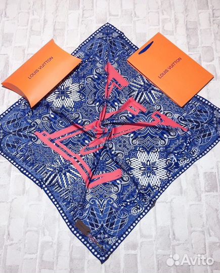 Платок Louis Vuitton