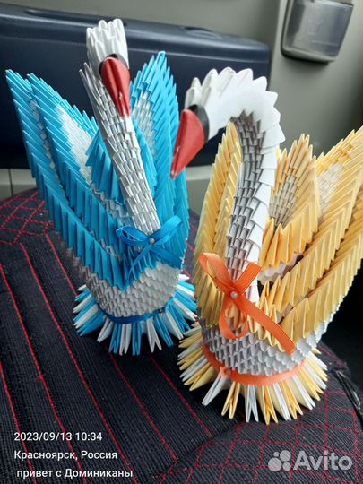 Оригами пара лебедей