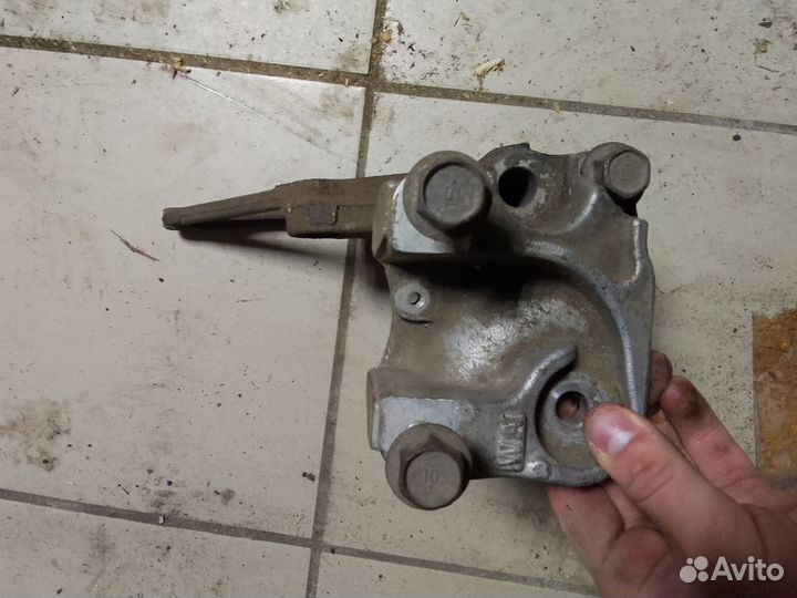 Кронштейн двигателя K24Z4 Honda CR-V III