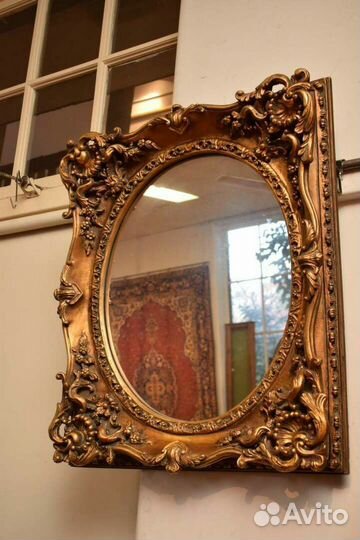 Позолоченная рама в стиле Рококо