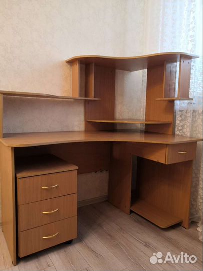 Компьютерный (рабочий) стол бу