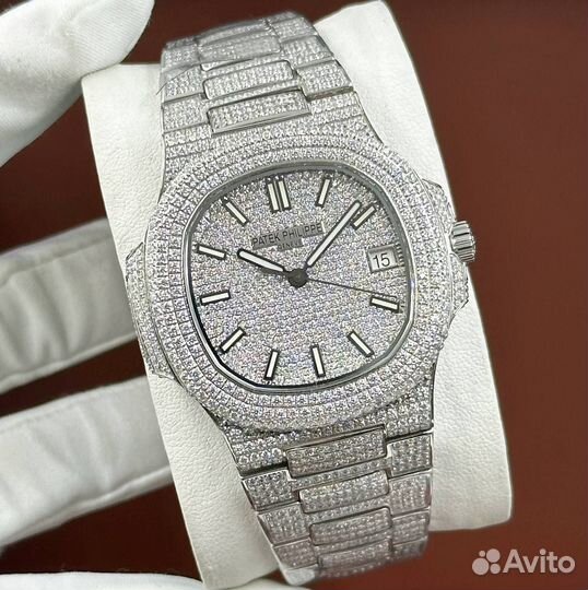 Часы Patek Philippe Nautilus White Gold Diamonds