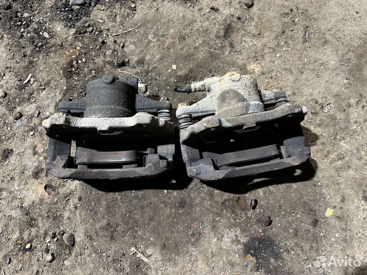 Суппорт передний Fiat Albea