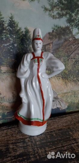 Фарфоровые статуэтки