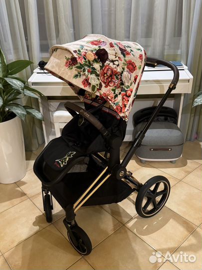 Прогулочная коляска cybex priam 4 Spring Blossom